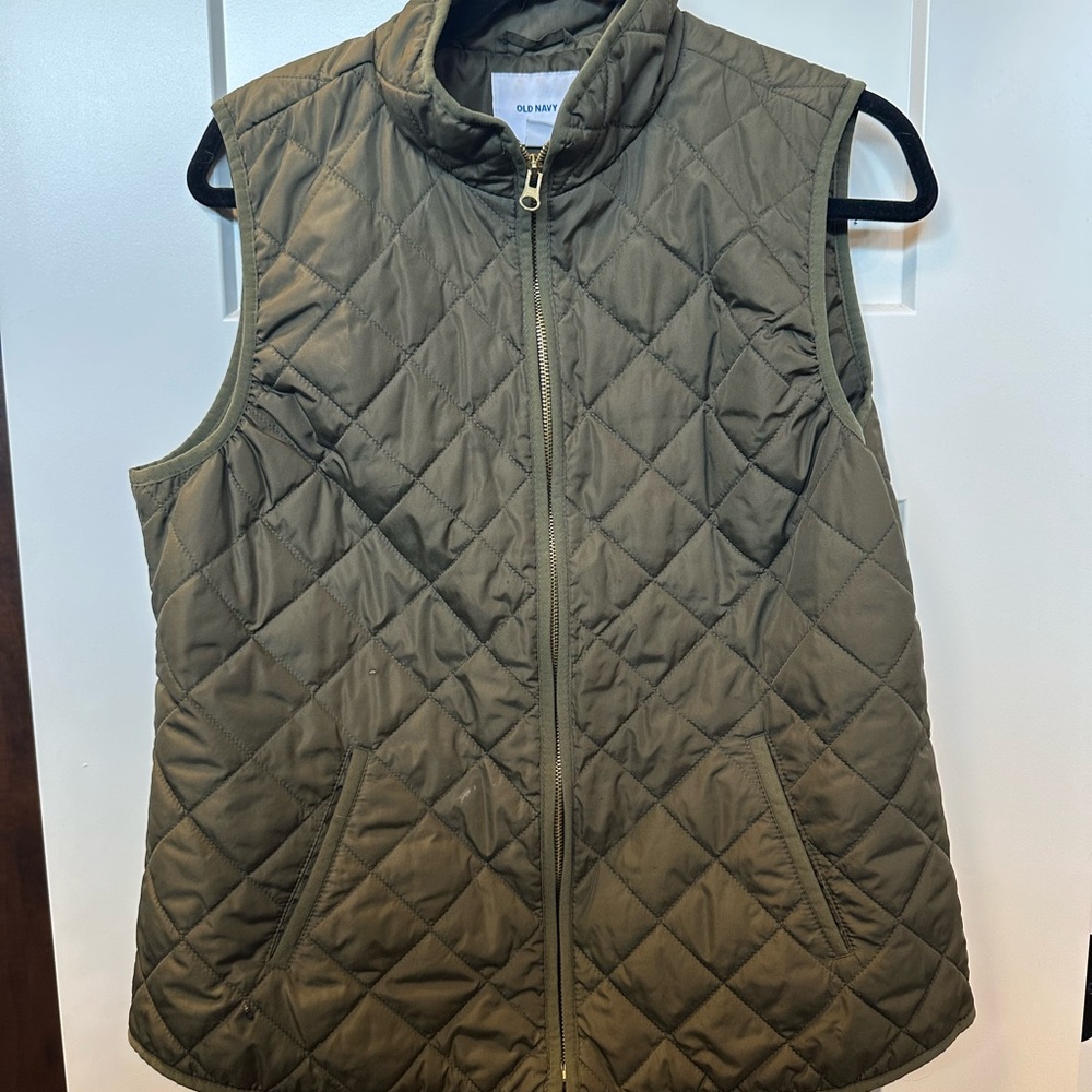 Old Navy Green Quilted Vest Classic Sleeveless Design